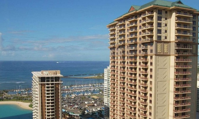 Waikiki Complejo | Discover Island Paradise at the Grand Waikikian by Hilton – 1 Bedroom City View