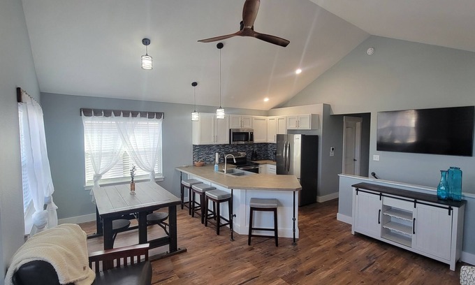 River Road Casa | Discover the Best of Missoula: Centrally Located Townhome With Private Backyard