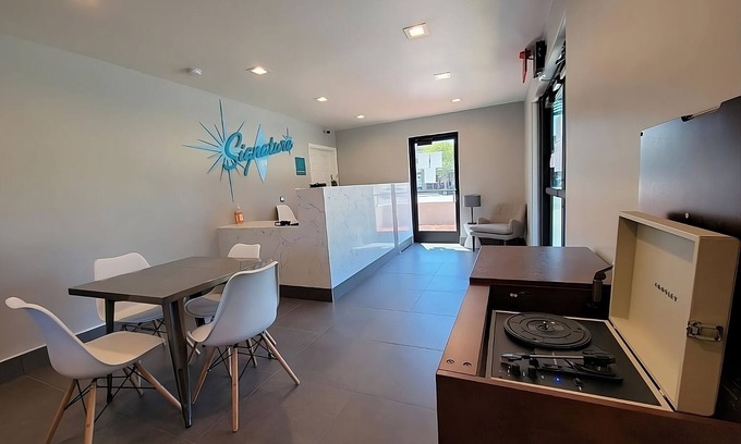 Newhall Hotel | Discover the Best Santa Clara Has to Offer! 4 Units with FREE Parking!