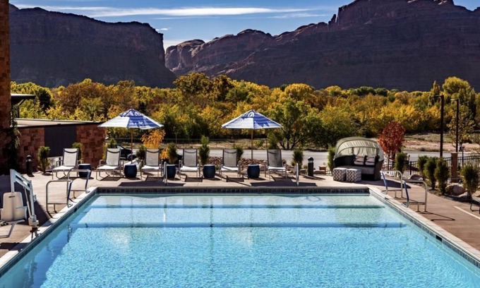 Moab Casa | Discover the Exceptional Close to Valley Shopping, Free Parking!