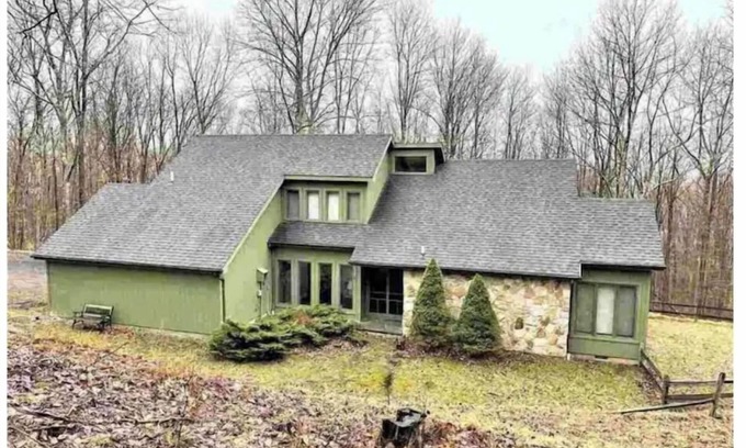 Old Timberline Casa | Discover tranquility near Dolly Sods - Spacious 5-bed retreat