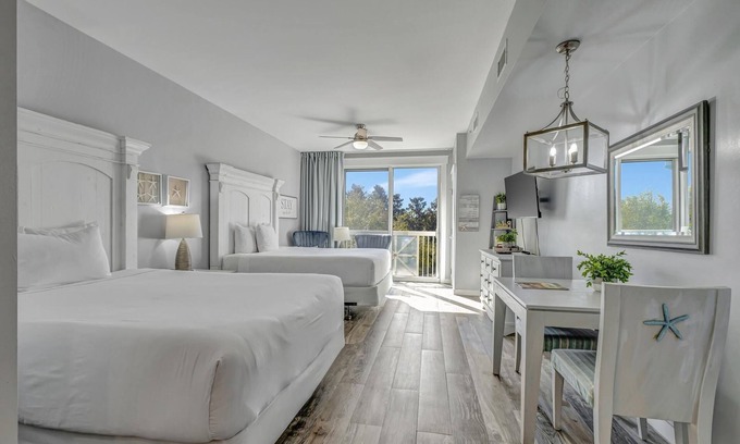 Villa Lago Condominio | Discover Your Bright & Upscale Beach Studio Oasis! Featuring a Luxurious King Bed, Sleeper Sofa, Accommodating Up to 4 Guests at Sandestin Golf and Beach Resort!