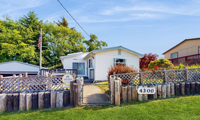 Netarts Casa | Discover Your Coastal Oasis at Mermaid Crossing, dog friendly