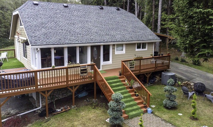 Carrolls Casa | Discover Your Serenity: A Hidden Gem Awaits at our Serene Cottage In The Woods