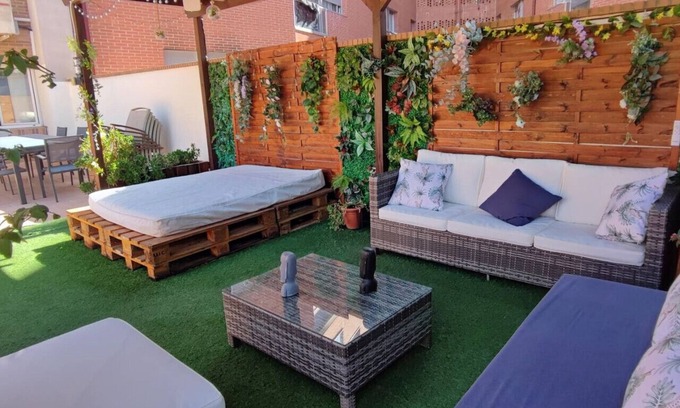 Vilafranca del Penedés Casa | Disfruta en Acogedor Dúplex, con Chillout Privado