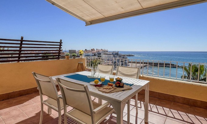 El Roc de Sant Gaieta Apartamento | Disfruta de vistas impresionantes en primera línea