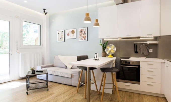 Kifisia Apartamento | Disinffected Kifissia Central near Metro Apartment 1BR