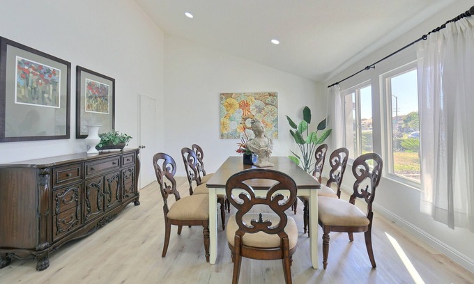 Santa Ana Villa | Disneyland,6B/3.5b/3K+5Q beds/High Wifi/2400sqft