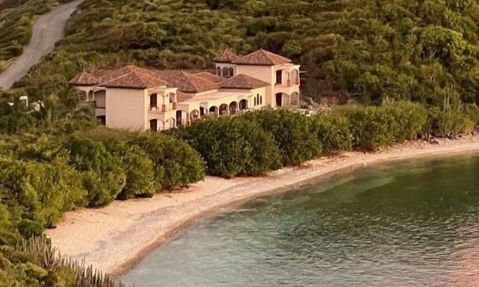 Ditleff Point Villa | La familia y la pareja de lujo más populares Villa-4 EQUAL KING Master's & 5th Kids BDR
