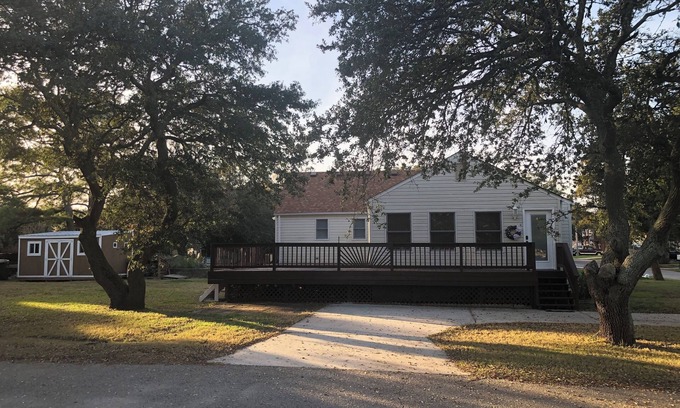 Willoughby Spit Casa | Dive into your Seaside Escape in Norfolk!