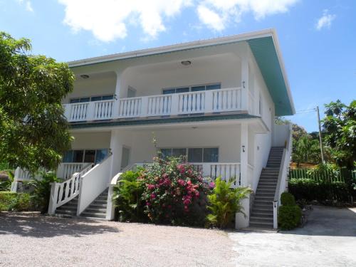 Mare Anglaise Cama Y Desayuno | Divers Lodge Guest House