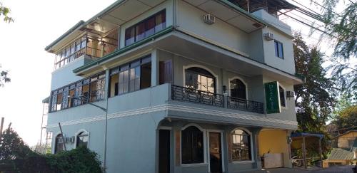 Coron Town Proper Hotel | Divine Castle Travelers Inn