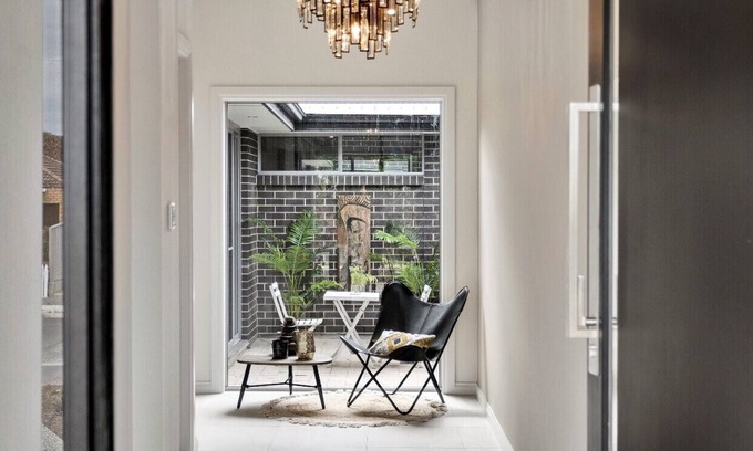Daw Park Casa | Divine on Dudley - Modern Home in Excellent Location