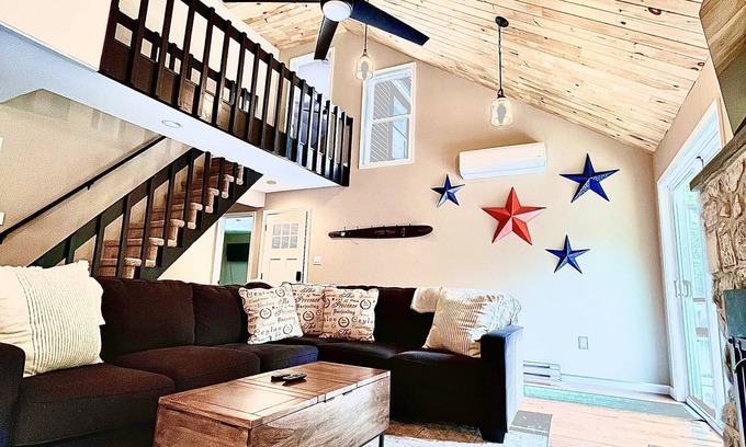 Lake Harmony Estates Casa | Divine on Lupine, the name says it all!
