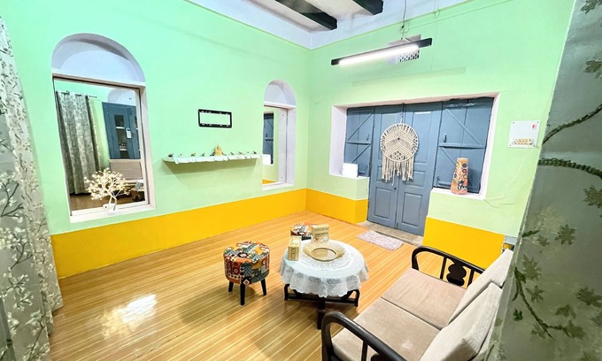 Mathura Apartamento | Divine Stay- Exclusive 2BHK- SuperHost- Varanda