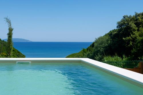 Lefkimmi Apartamento | Divinum Mare Luxury Villa with Private Pool & Sea View