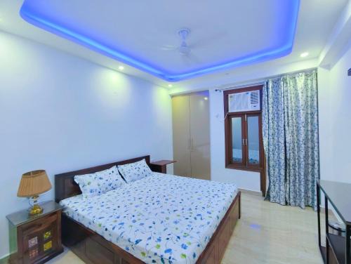 Chhatarpur Apartamento | Divisha Homes-1BHK Luxury Apartment in South Delhi
