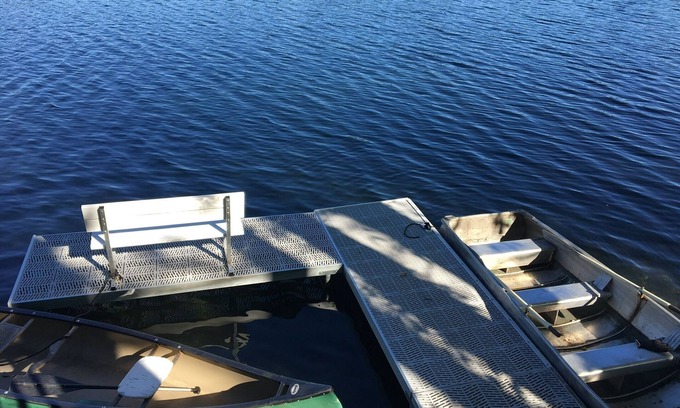 Gaylord Complejo | Dixon Lake Resort Nature Lodges on a Scenic Lake