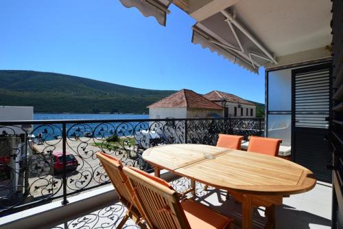 Denovici Apartamento | Djenovici Sunny port apartment