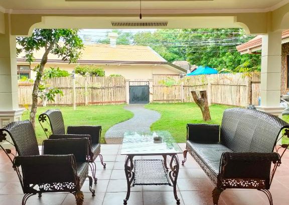 Tawala Cama Y Desayuno | DMC2 Residence Panglao