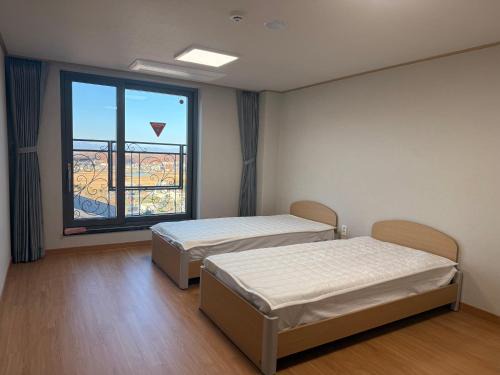 Paju Cama Y Desayuno | DMZ Hotel & Tour Guide