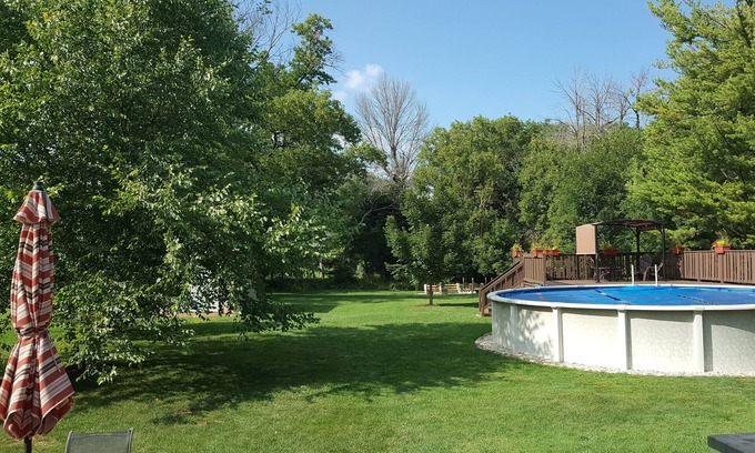 Milwaukee Casa | DNC Amplia casa con piscina!
