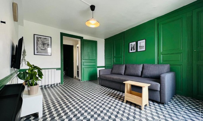Thiers Apartamento | DnN - Retro 1BR, center Thiers - free wifi and parking - near Vichy, Clermont, Lyon