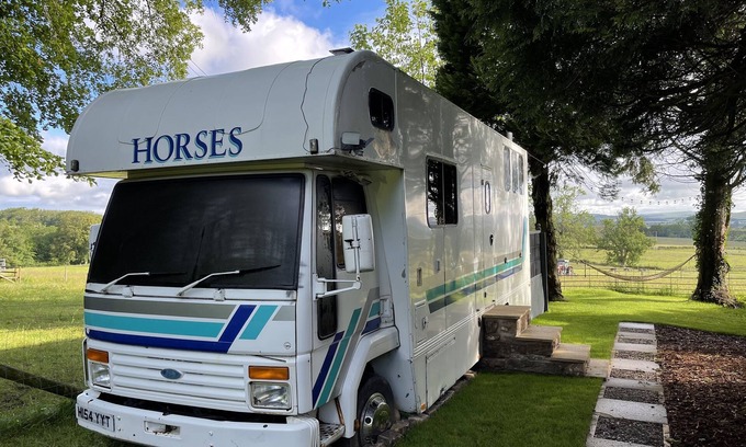 Cockermouth Cabina | Dobbin the horse box in The Lake District