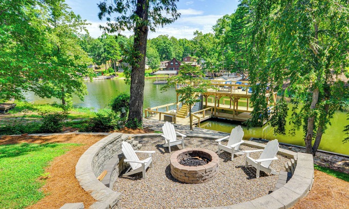 New London Casa | ��NUEVO! Badin Lake Cabin w / Dock y deslizamiento de barco de 2 pisos!