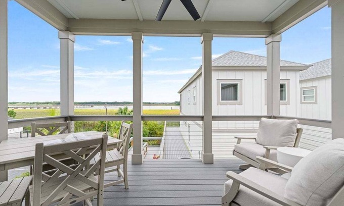 Georgetown Cabaña | Dock and Dwell at the Winyah Bay Club, Pool, Outdoor Lounge/Grill and Boat Slip included!