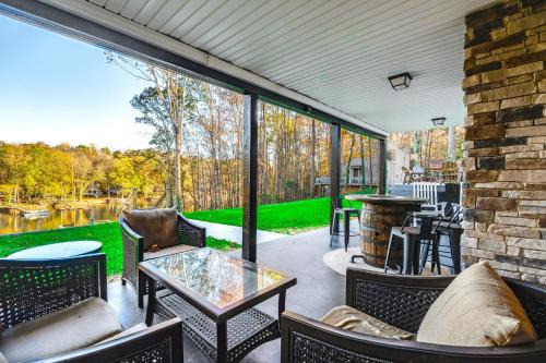 Southmont Casa | Dock and Hot Tub at High Rock Lake Retreat
