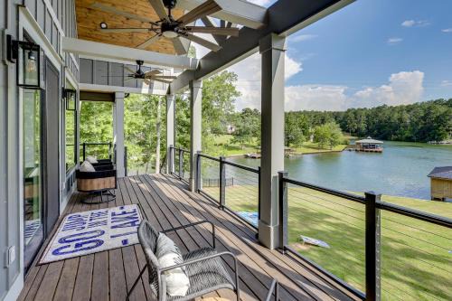 Milledgeville Casa | Dock and Views Spacious Lake Sinclair Retreat
