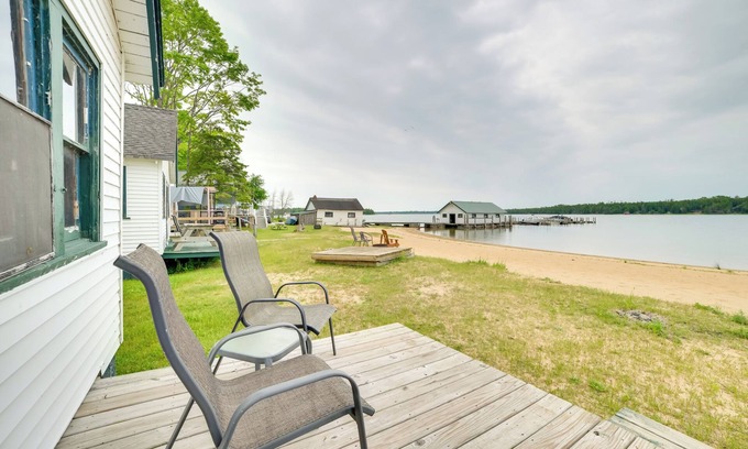 Cedarville Cabina | Dock & Beach Access: Lakefront Cabin in Cedarville