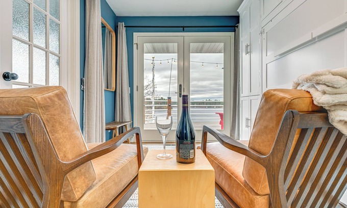 Lake Wissota Apartamento | Dock, Deck & View: Lakefront Chippewa Falls Studio