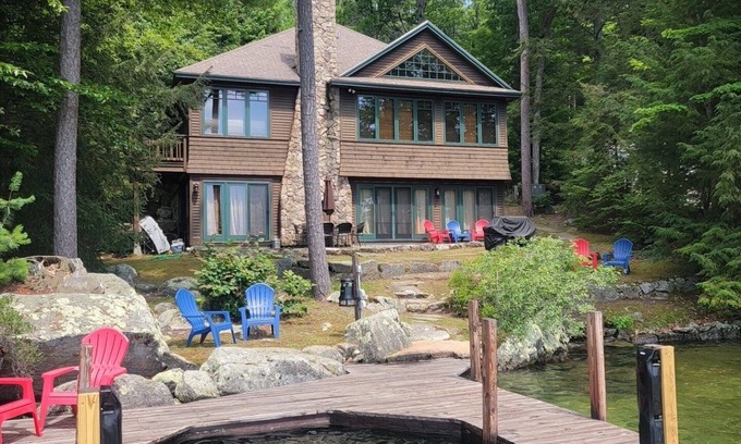 Meredith Casa | Dock Holiday on Lake Winnipesaukee!