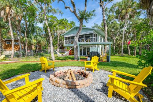 Crystal River Casa | Dock, Hot Tub and Games Crystal River Family Gem
