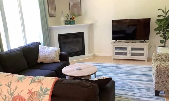 Shediac Apartamento | Dock of the Bay unit A, stairs free