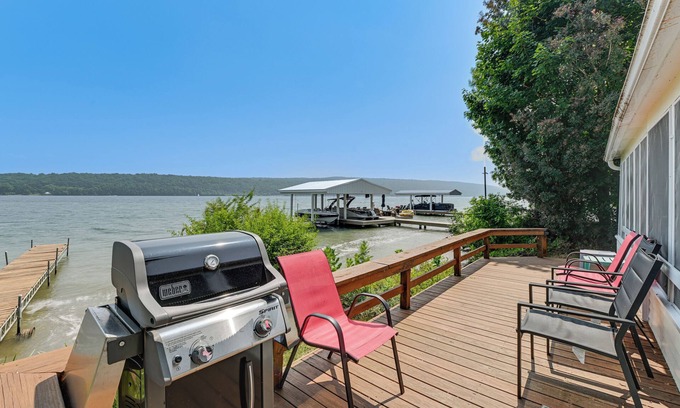 Town of Jerusalem Cabina | Dock & Rowboat: 'Beechnut Bungalow' on Keuka Lake