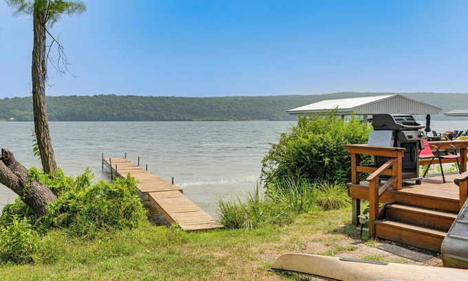 Town of Jerusalem Cabaña | Dock & Rowboat: 'beechnut Bungalow' on Keuka Lake