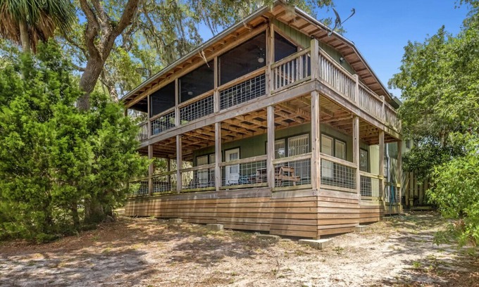 Cedar Key Cabina | Dock * Water Views * Deck * Nature * Sunsets