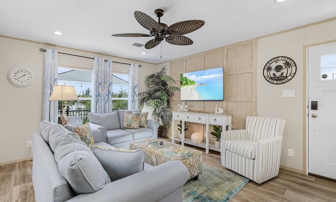 Charlotte Park Casa | Dockside Cottage | Boat Slip | King Bed
