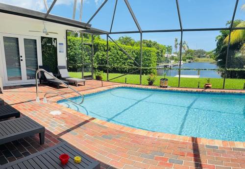 Lake Clarke Shores Casa | Dockside dreams