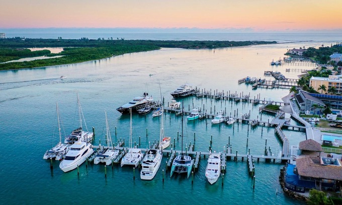 Fort Pierce Hotel | Dockside Inn & Resort