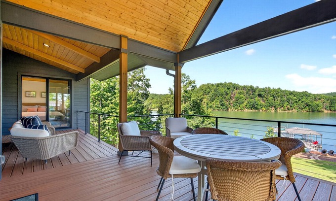 Marion Casa | Dockside of the Moon | Lakefront Luxury, Views & Private Dock