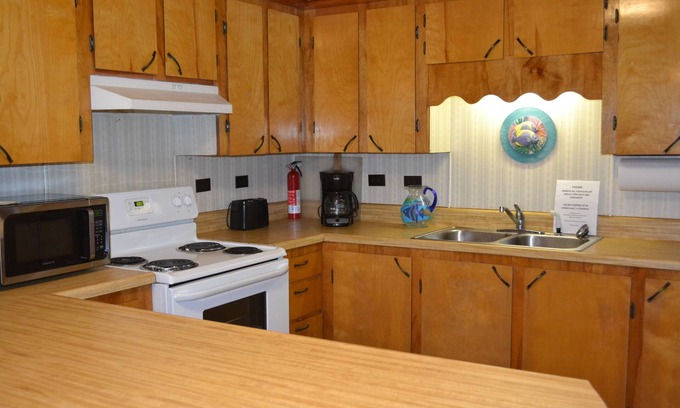 Keaton Beach Apartamento | Doctor's Rx: Go Fish in Keaton Beach! Apt 2