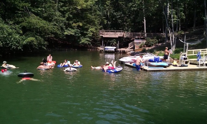 Huddleston Casa | Smith Mountain Lake VA. Se admiten mascotas, muelle de aguas profundas, privado Cove, tranquilo