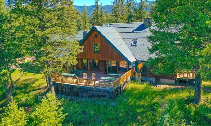 Olney Cabina | Dog Creek Lodge; Luxury Lodge Near Whitefish, MT