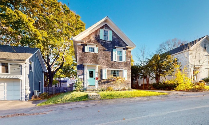 Belfast Casa | Dog-friendly, 19th-century home in the heart of town - walk everywhere