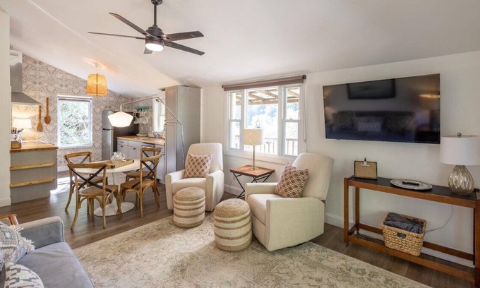 Marshall Casa | Dog-friendly 2 BD/ 1 BA w/ Sweeping River Views in Charming Mountain Town