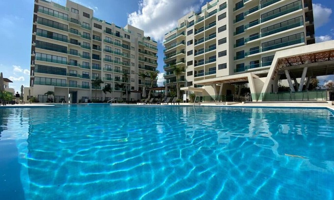 Ejidal Apartamento | Dog friendly 2BR w/backyard, pool, gym, bbq, pking